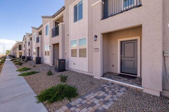 6788 Nimbus Ave in Las Vegas, NV - Building Photo - Building Photo