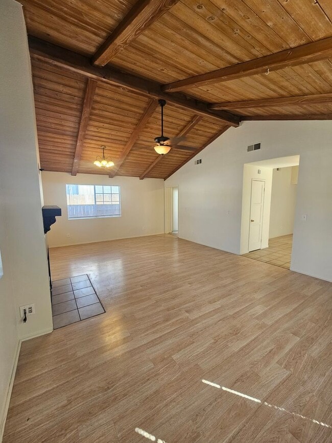 343 W 12th St in Los Angeles, CA - Foto de edificio - Building Photo