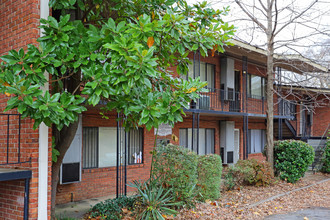 Chalet on 10th in Birmingham, AL - Foto de edificio - Building Photo