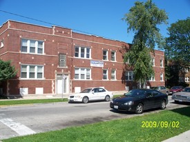 5248 W Potomac Ave Apartments