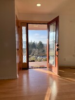 129 126th St E in Tacoma, WA - Building Photo