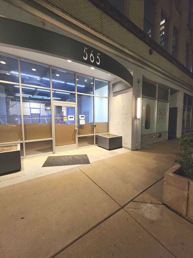 property at 565 W Quincy St