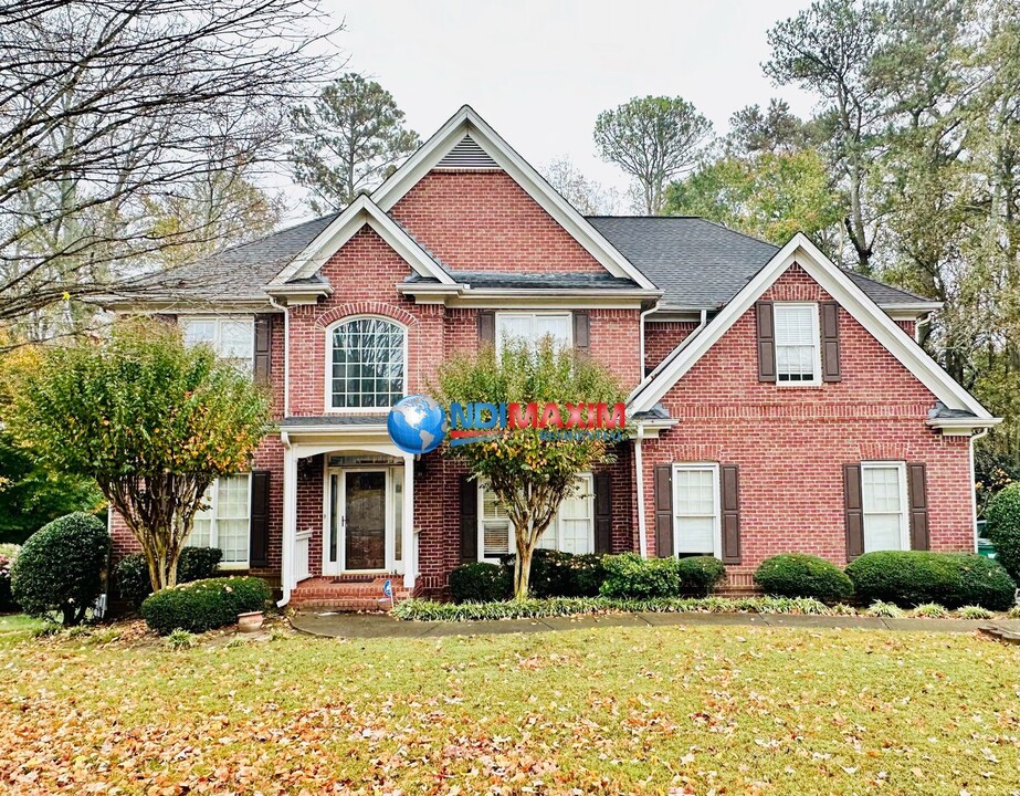 450 Pine Bough Ct in Alpharetta, GA - Foto de edificio