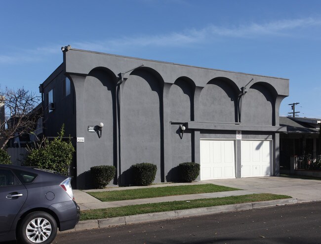 2376 Linden Ave in Long Beach, CA - Building Photo - Building Photo