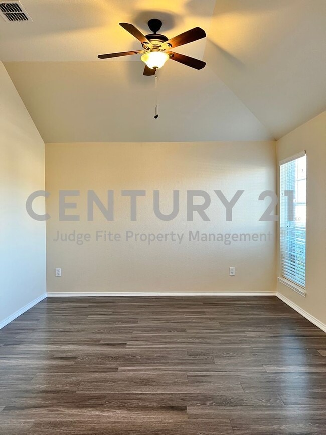 10409 Nelson Dr in Benbrook, TX - Building Photo - Building Photo