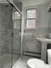 28 Holworthy Pl, Unit 1 in Cambridge, MA - Foto de edificio - Building Photo