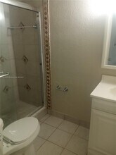 1401 NE 191st St, Unit D111 in Miami, FL - Building Photo - Building Photo