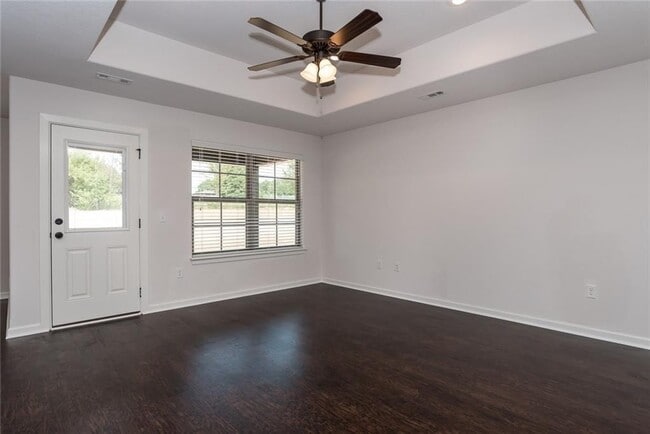 105 Lion Dr N in Gravette, AR - Foto de edificio - Building Photo