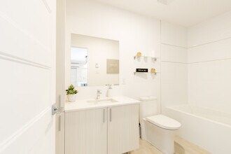 Central Rosemont in Montréal, QC - Building Photo - Building Photo