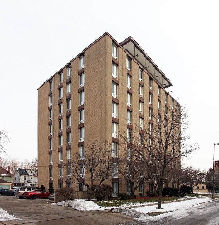 New Center Pavilion in Detroit, MI - Building Photo
