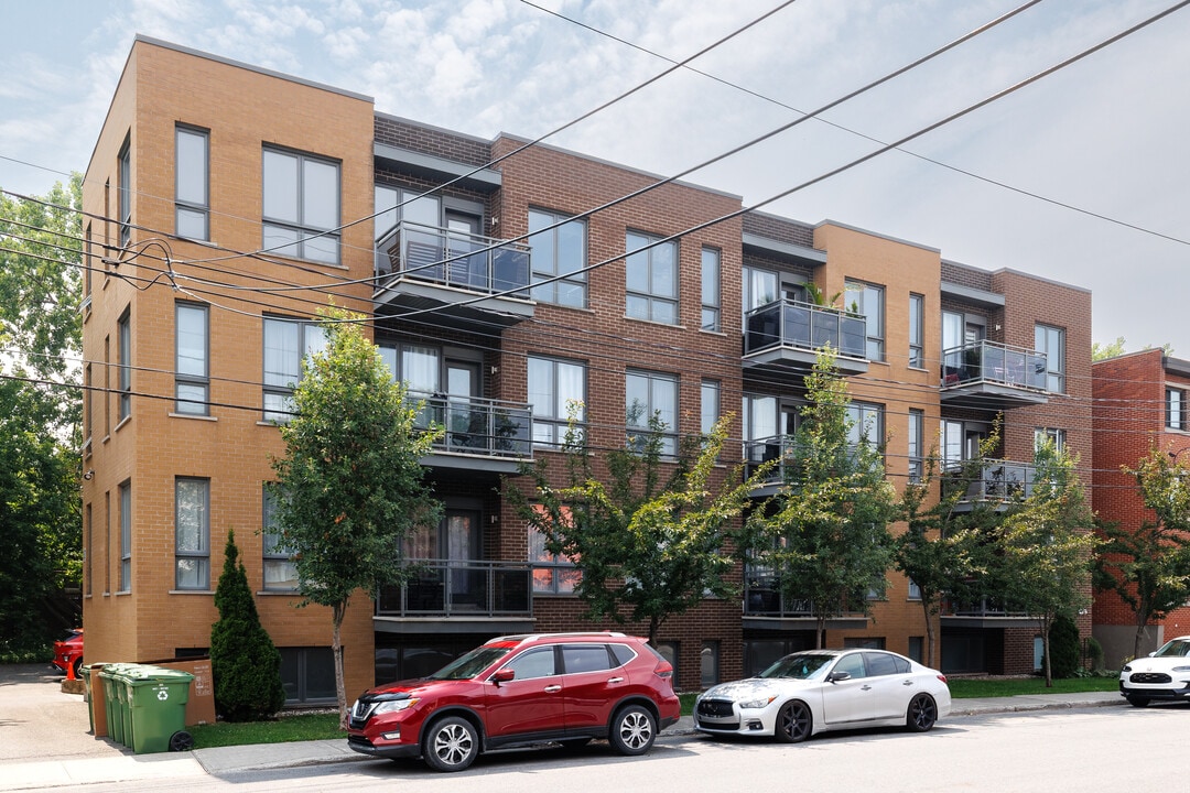 12246 Ranger Rue in Montréal, QC - Building Photo