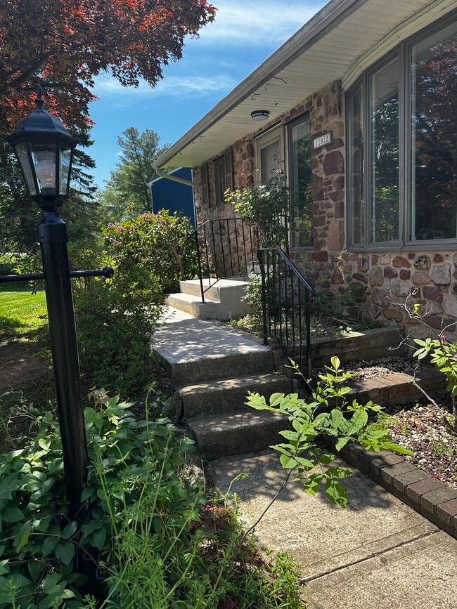 182 Jenkins Ave in Colmar, PA - Building Photo - Building Photo