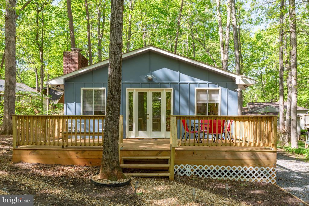 303 Wilderness Dr in Locust Grove, VA - Building Photo
