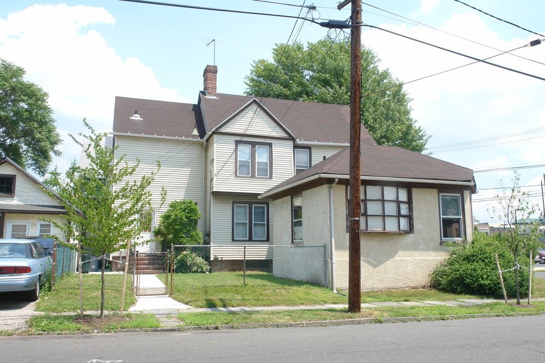 1501 Elm Ave in Rahway, NJ - Building Photo