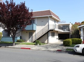 1124 Paloma Ave in Burlingame, CA - Building Photo