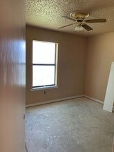 300 N Lee Dr in Gladewater, TX - Building Photo - Building Photo