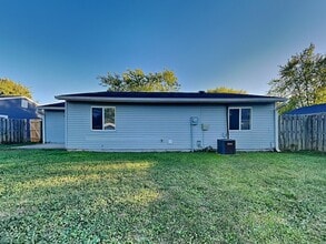 5422 Pecos Ct in Indianapolis, IN - Foto de edificio - Building Photo