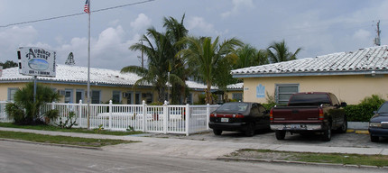 1725 Taylor St in Hollywood, FL - Building Photo - Building Photo