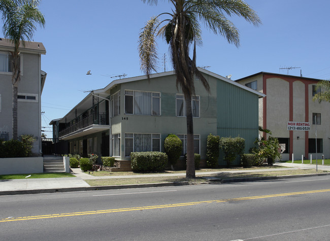 145 N Normandie Ave in Los Angeles, CA - Foto de edificio - Building Photo