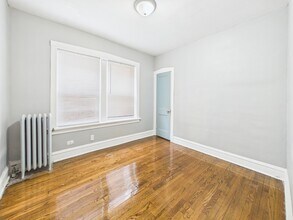 7631 S Cornell Ave in Chicago, IL - Building Photo - Building Photo