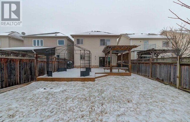 131 Spring Creek Dr in Hamilton, ON - Building Photo - Building Photo