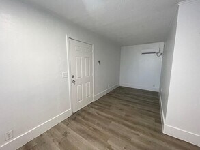 754 Date Palm Dr in West Palm Beach, FL - Building Photo - Building Photo