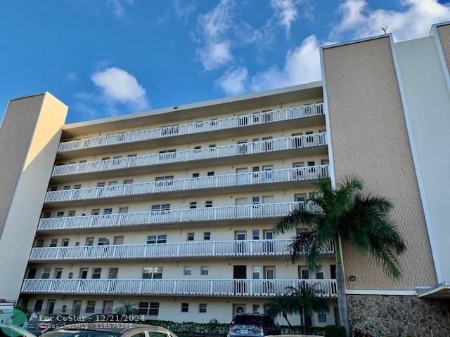 320 NE 12th Ave in Hallandale Beach, FL - Building Photo - Building Photo