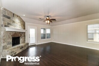 4112 Bridle Path Ln in Sanger, TX - Building Photo - Building Photo