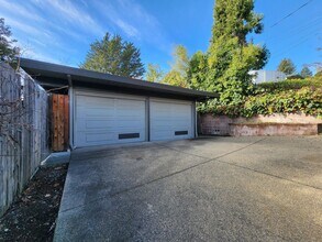2015 Cummings Dr in Santa Rosa, CA - Building Photo - Building Photo