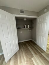 2585 Marilee Ln in Houston, TX - Building Photo - Building Photo