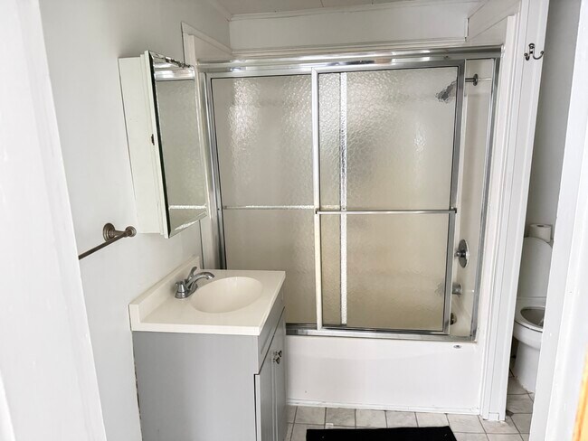 121 W Plymouth St in Bremen, IN - Building Photo - Building Photo