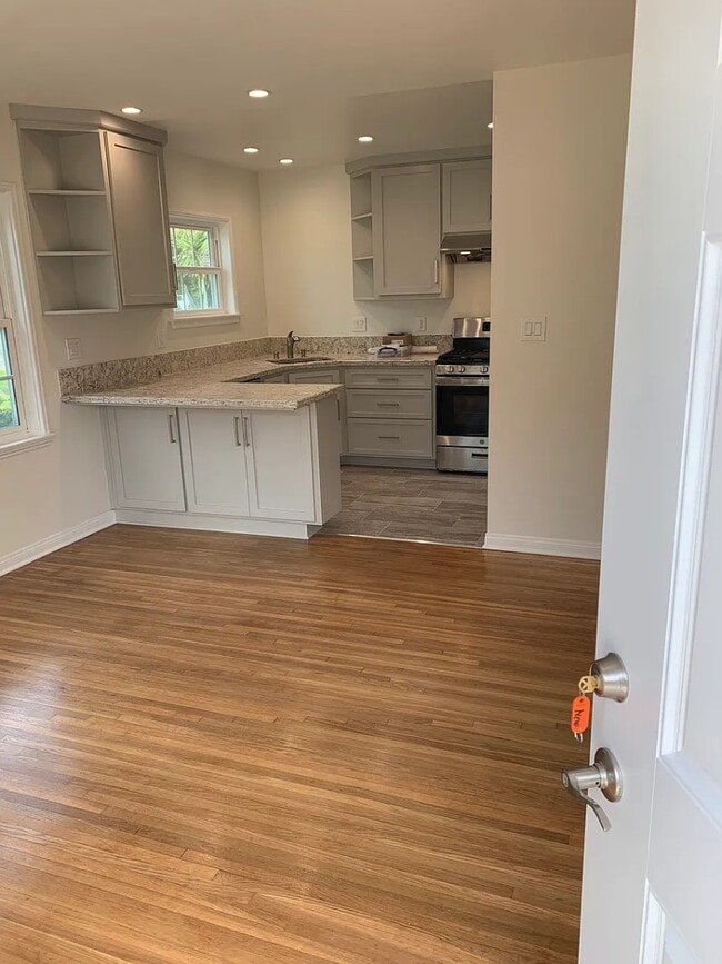 1558 Riverside Dr in Glendale, CA - Building Photo - Building Photo