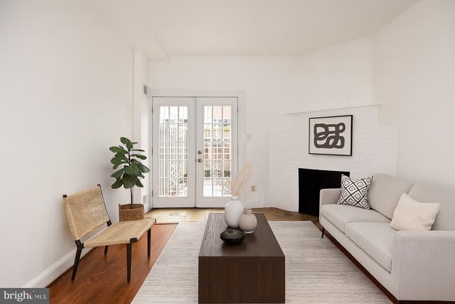 property at 915 Hughes Mews NW