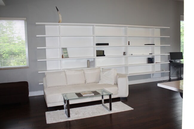 5862 Homeland Rd in Lake Worth, FL - Building Photo - Building Photo