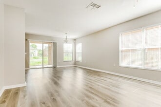 10847 Kensington Park Ave in Riverview, FL - Building Photo - Building Photo