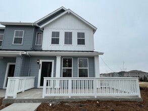 5449 Euclid Dr in Timnath, CO - Foto de edificio - Building Photo