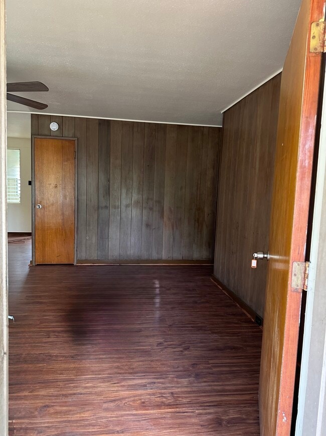 373 Waiale Rd in Wailuku, HI - Foto de edificio - Building Photo