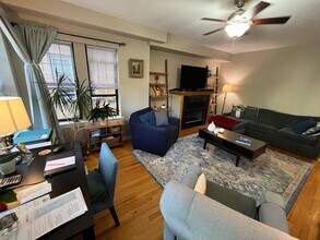 7313 N Honore St in Chicago, IL - Building Photo - Building Photo