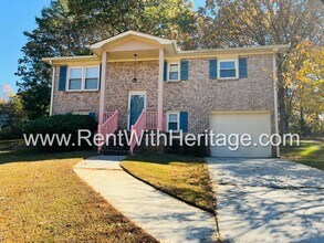 4155 Rocky Face Dr in Douglasville, GA - Building Photo - Building Photo