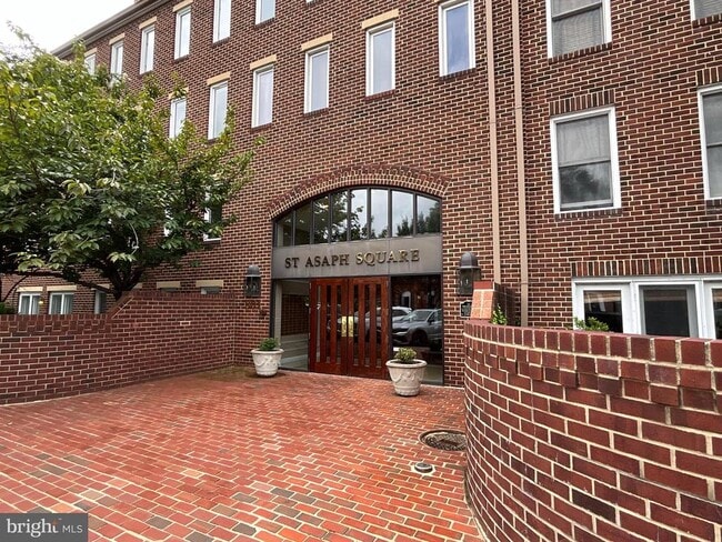 property at 801 S Pitt St