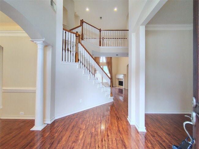 property at 5606 Grandwood Ln