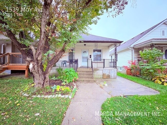 property at 1539 Moy Ave