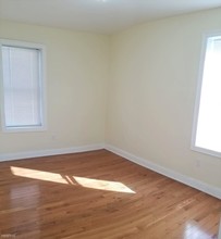 211 Woodward St-Unit -Apt 12 in Jersey City, NJ - Building Photo - Building Photo