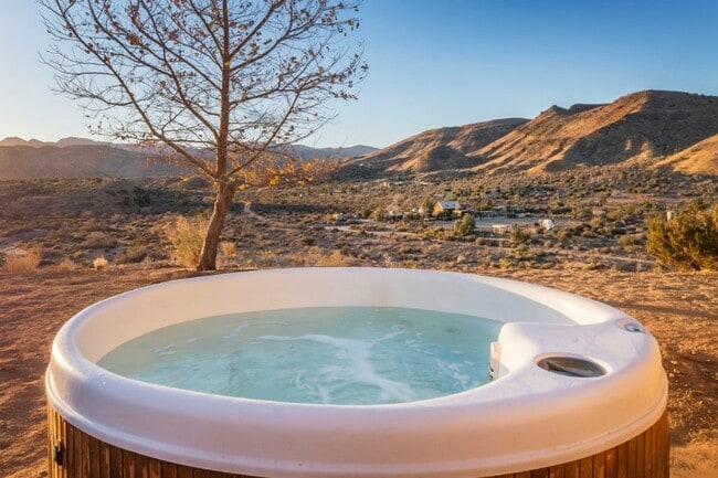 5031 Tom Mix Rd in Pioneertown, CA - Building Photo - Building Photo