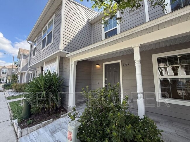 property at 4435 Brook Hollow Cir