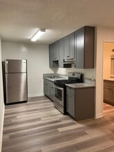 943 Elden Ave, Unit 104 in Los Angeles, CA - Building Photo - Building Photo