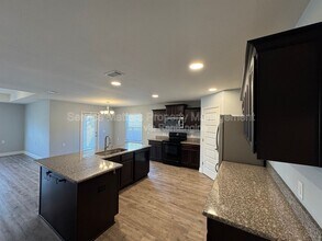 5620 Blue Sky Ct in Milton, FL - Foto de edificio - Building Photo