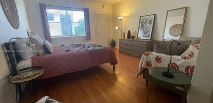 653 Michigan Ave in Miami Beach, FL - Building Photo - Building Photo
