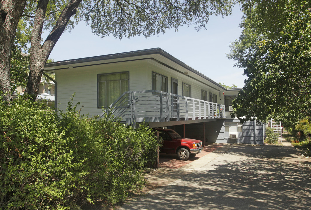 1300 Norwalk Ln in Austin, TX - Building Photo