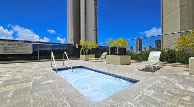 2499 Kapiolani Blvd, Unit 3103 in Honolulu, HI - Foto de edificio - Building Photo